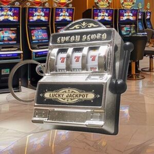 Vegas Lucky Jackpot 777 Casino Keychain Accessory